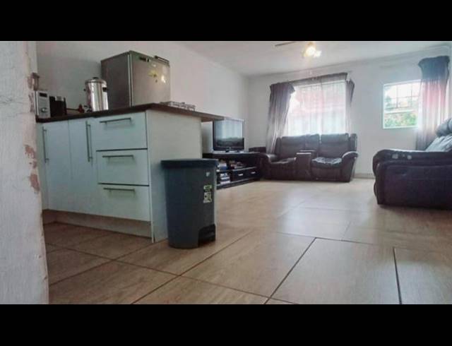 3 BEDROOM TOWNHOUSE FOR SALE IN VERWOERDPARK